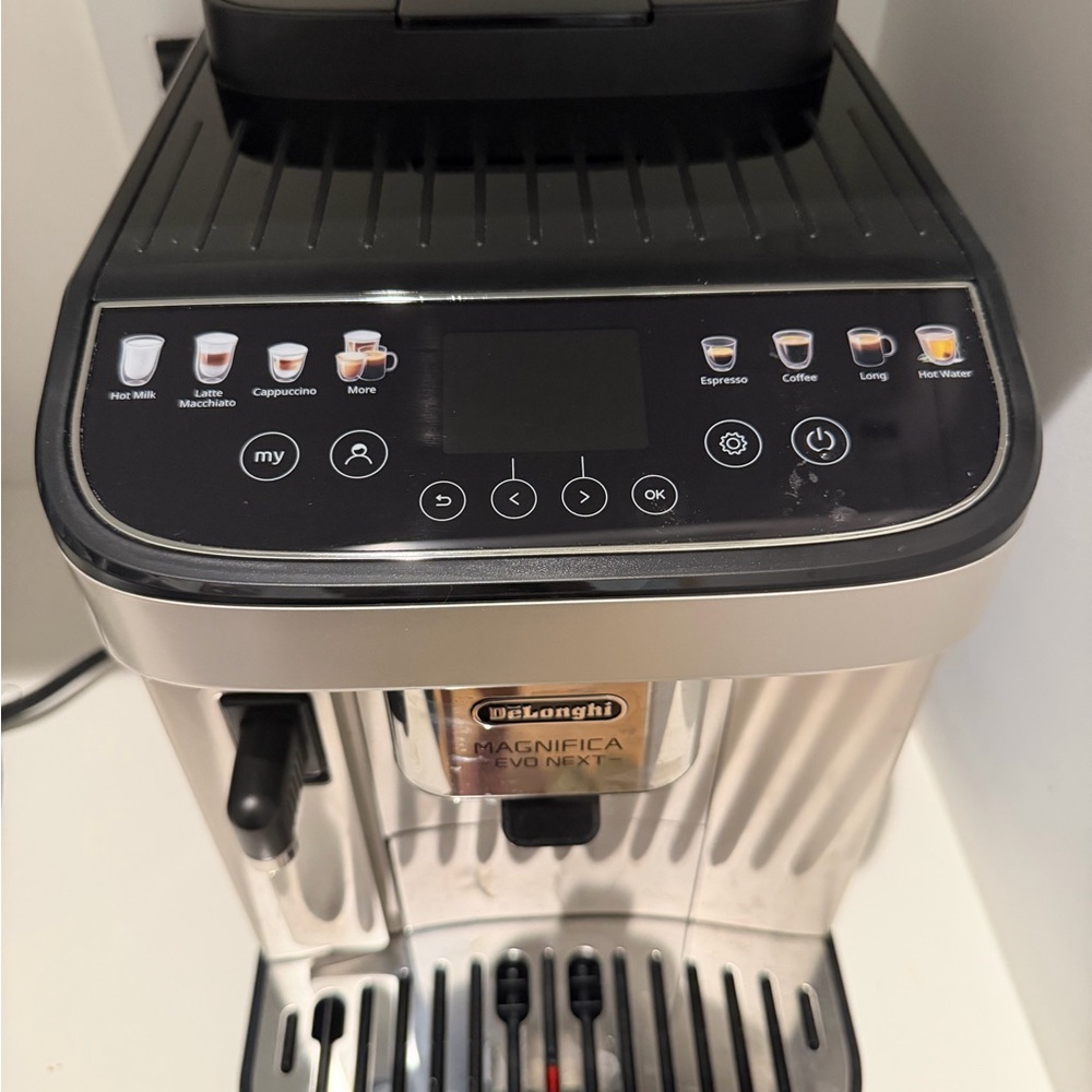 DeLonghi Magnifica Evo Next Coffee Machine